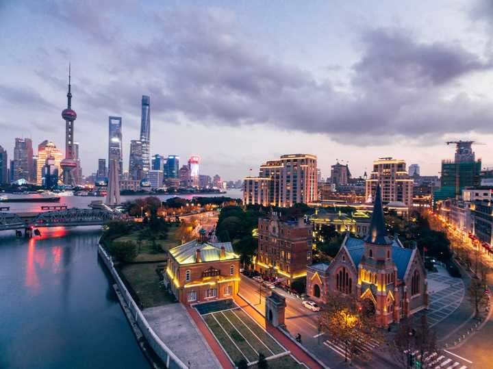 漫步魔都,体验上海的独特魅力